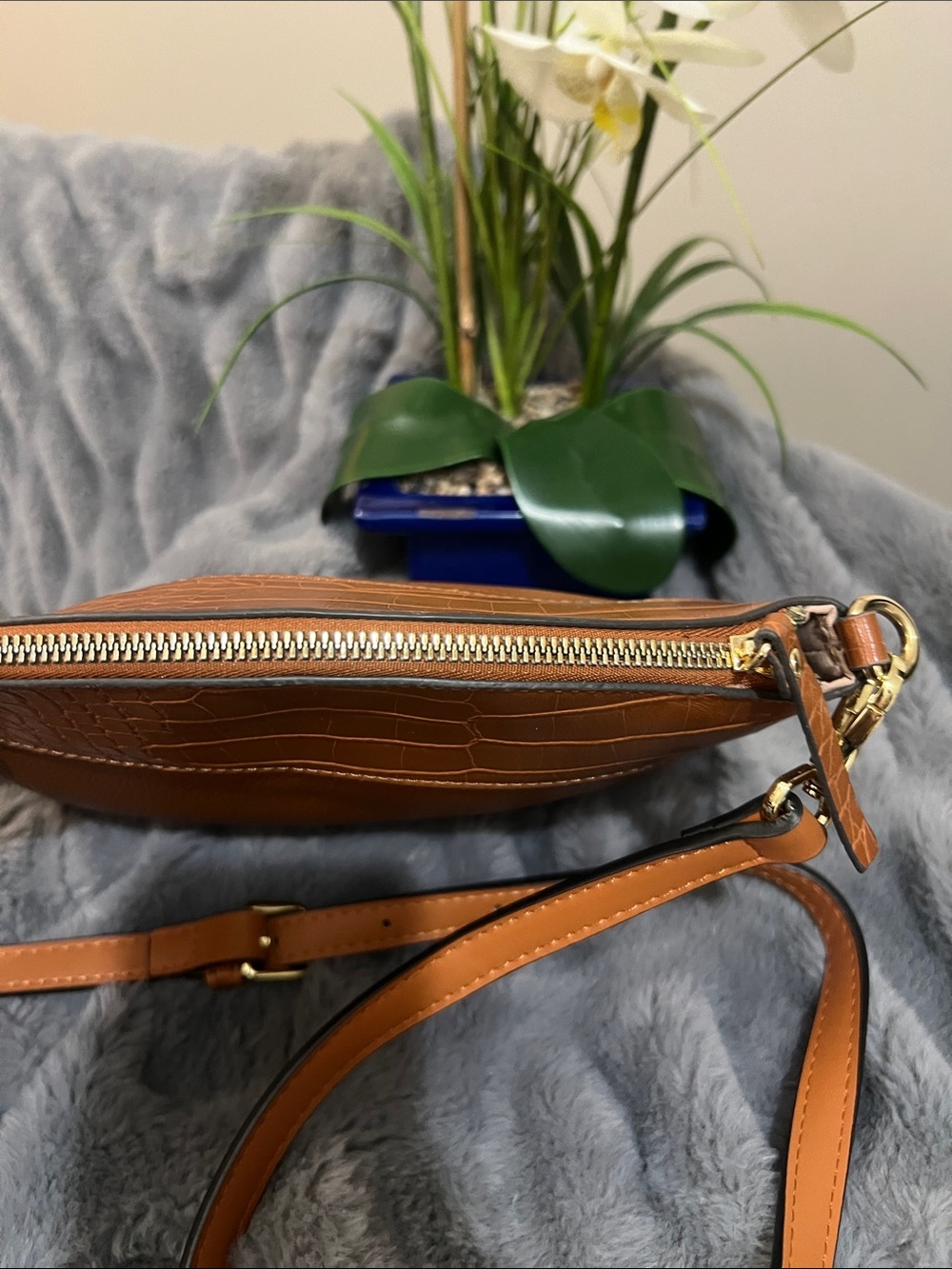 Nanette Lepore Tan Croc-Trim Faux Leather Crossbody EUC retail $88 - Picture 5 of 6